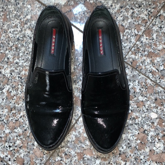 PRADA - Picture 2 of 5